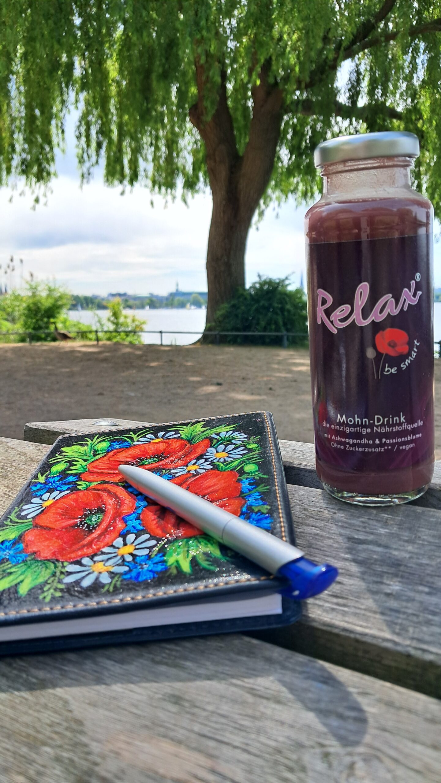 20250510_131554 Relax Mohn-Drink, die einzigartige Nährstoffquelle mit Ashwagandha und Passionsblume, mit Süßungsmitteln & ohne Zuckerzusatz und natürlich vegan (Kirschen Foto)